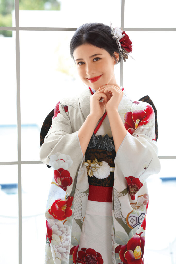 【振袖メイク】夏の前撮りも崩さない！「テカリ」を「透明感」に変える艶肌の作り方